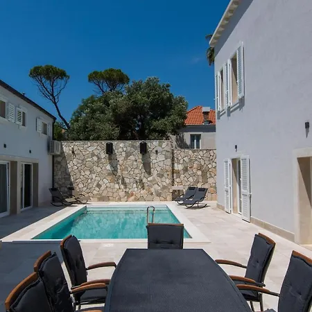 Villa Enigma