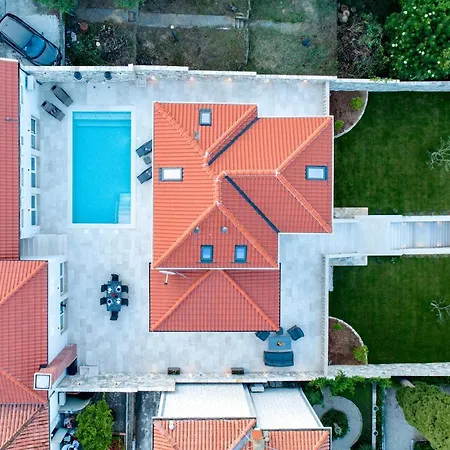 Villa Enigma *
